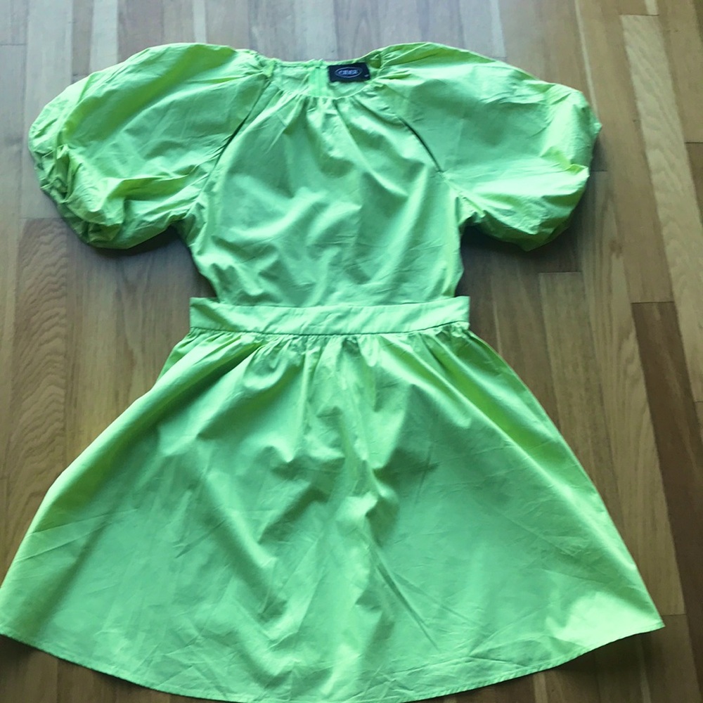Light Green Bubble Sleeve Dress (👀 at video)